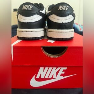 Size 8c panda dunks. Slightly used but in good condition & a great sneaker